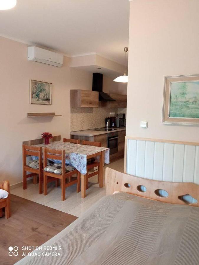 Besenyei Apartman Sarvar Exterior photo